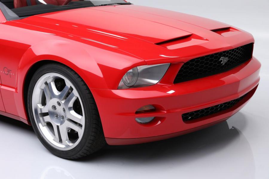Детали экстерьера Ford Mustang GT Convertible Concept 2004 года  (фото 23 из 51)